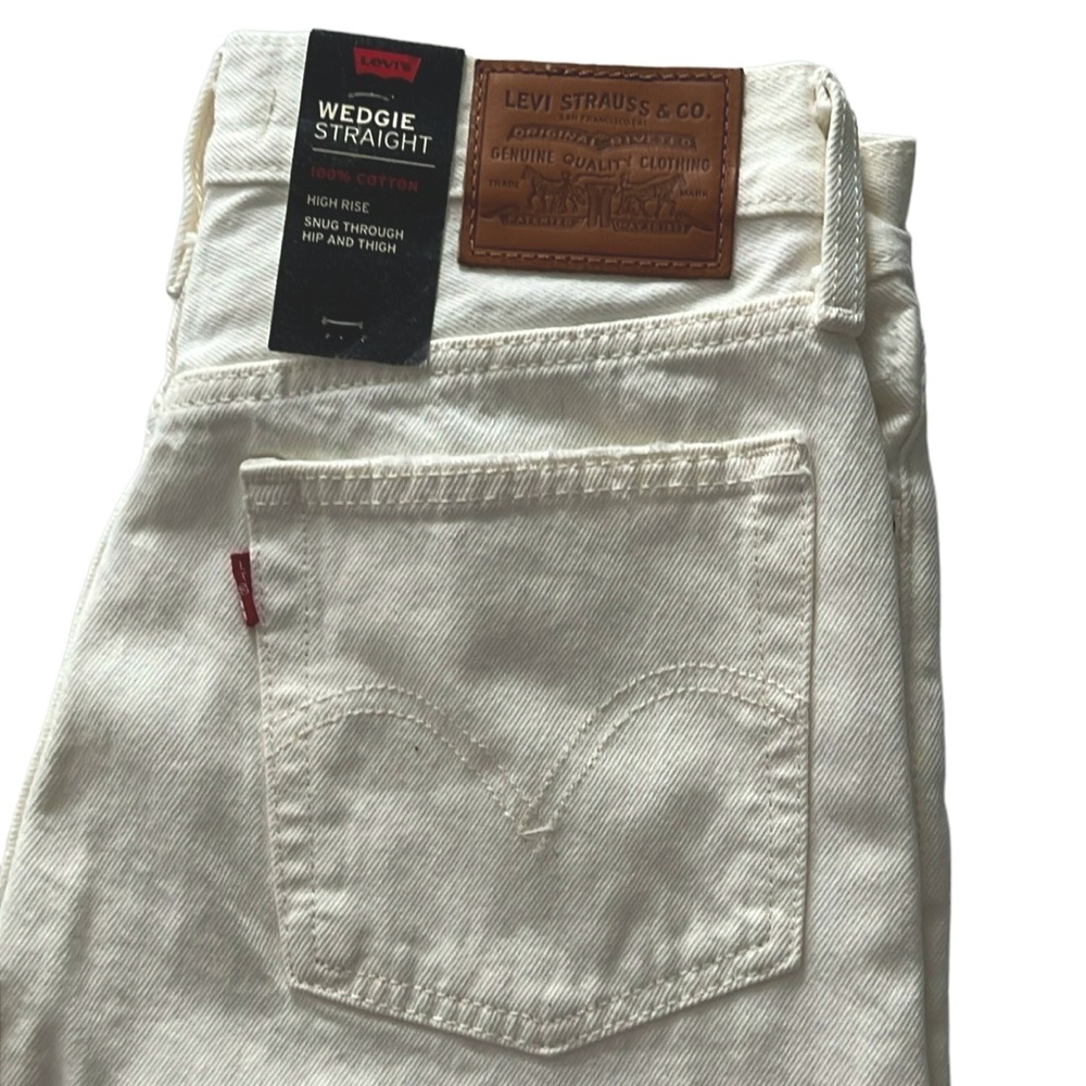 Levi’s Wedgie Straight - Picture 12 of 16